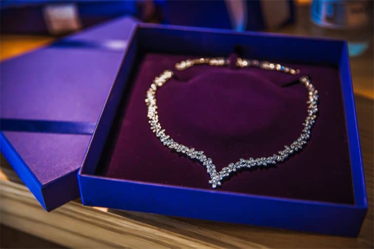 Why Does The Necklace Box Factory Do It So Slowly Sometimes