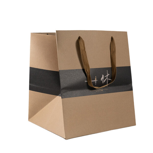 Ribbon Handle 150gsm Customized Logo Pattern Printing Kraft Paper Bag