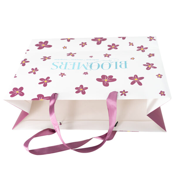 Pink Thickening 180gsm White Cardboard Customized Printed Pattern Paper Bag - Image 5